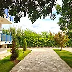 Family Elit1 Apartman Napospart